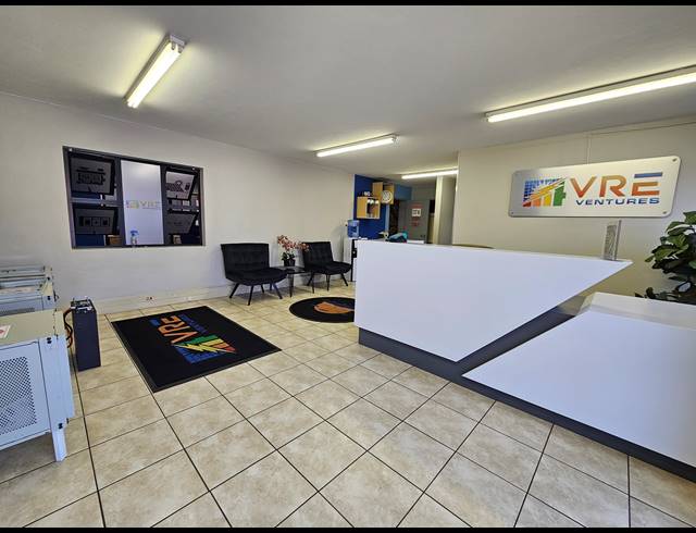 390M² WAREHOUSE FOR SALE IN HUGHES